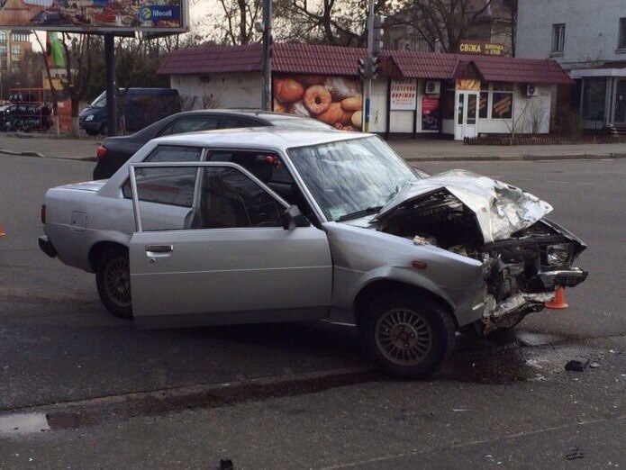 потрапив я в аварію. 3