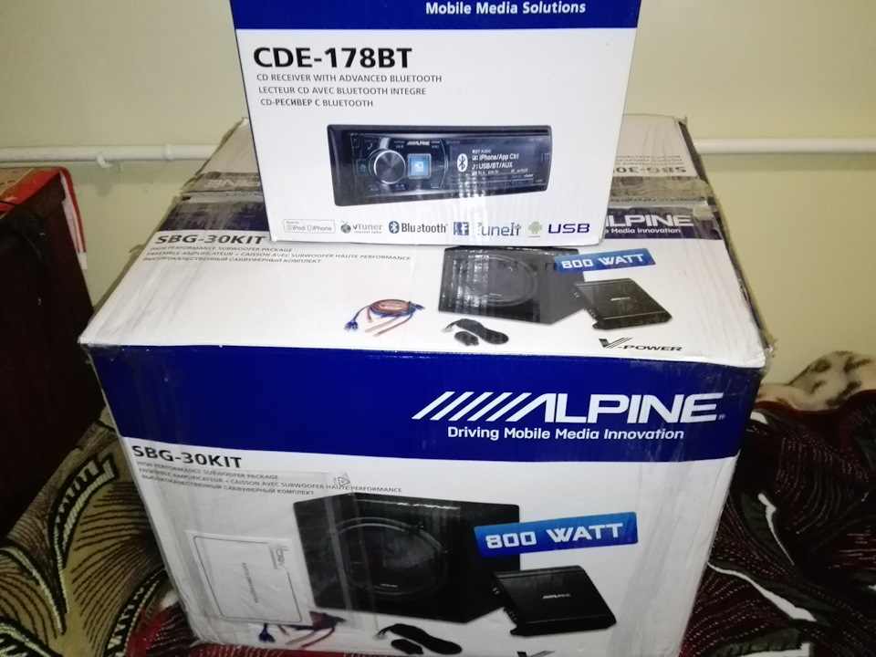 Продам комплект Alpine cde 178bt та Sbg 30 kit 1