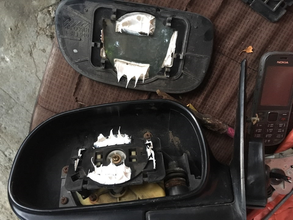 Профілактика електродзеркал Toyota E-100 3