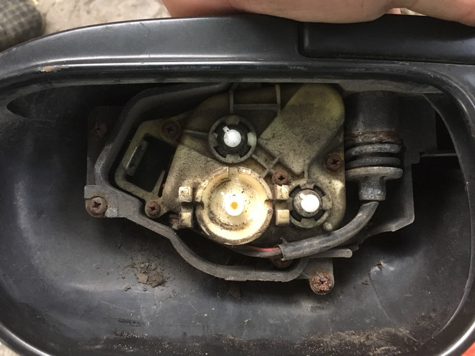Профілактика електродзеркал Toyota E-100 4