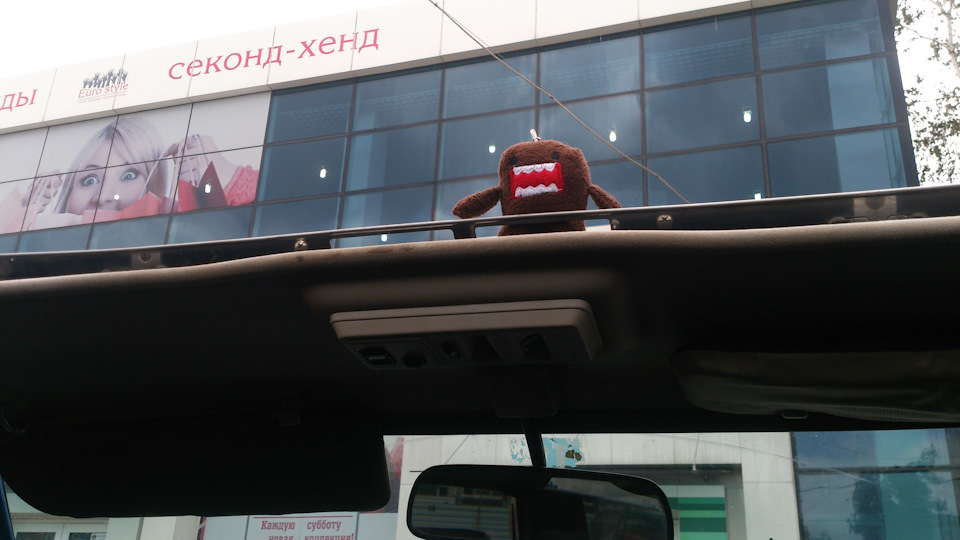 Фото з TRD шильдиком та наклейка на заднє скло!))) 2