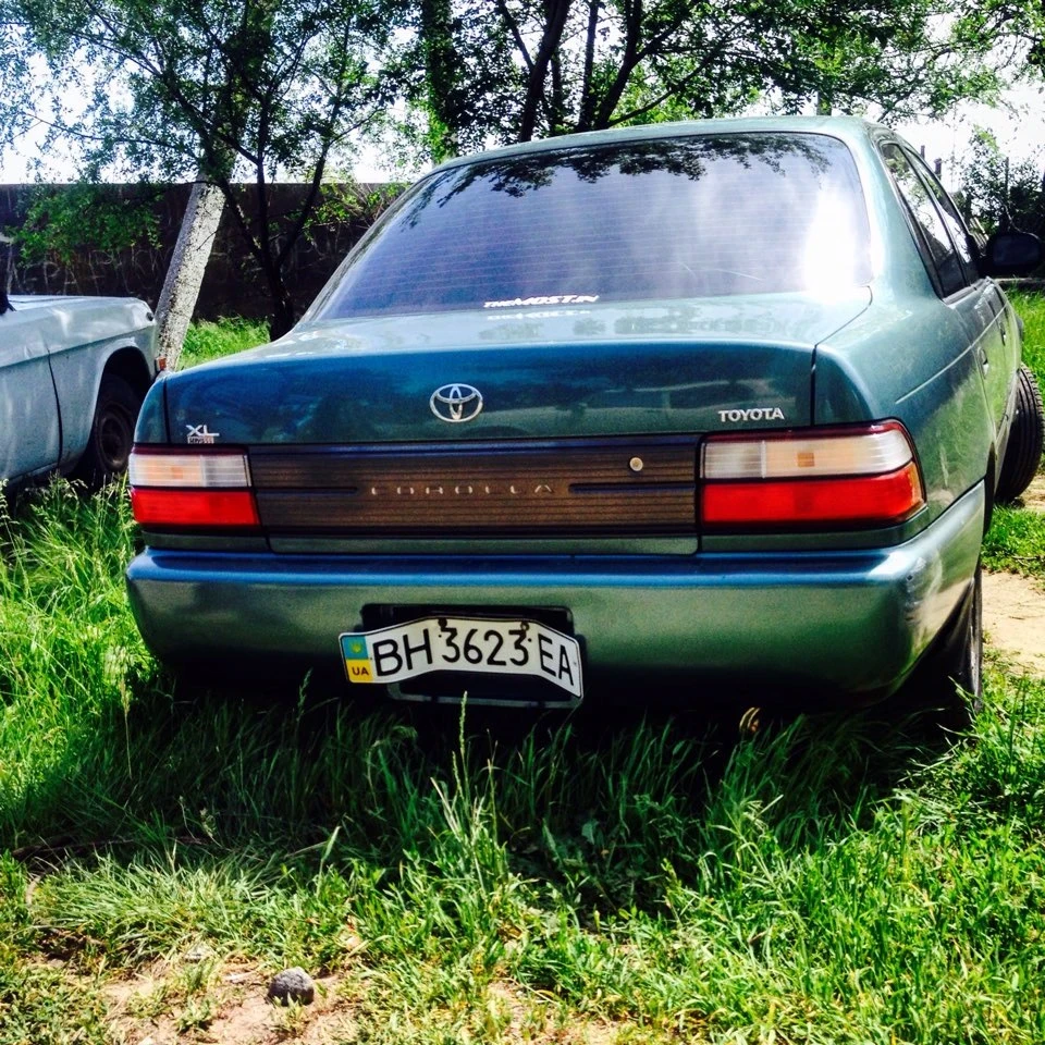 Фотографії Toyota Carolla ae100