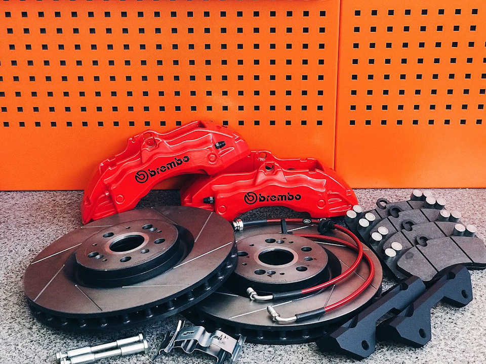 Передні супорти BREMBO 18Z 6pot від Porsche CAYENNE / Audi Q7 2