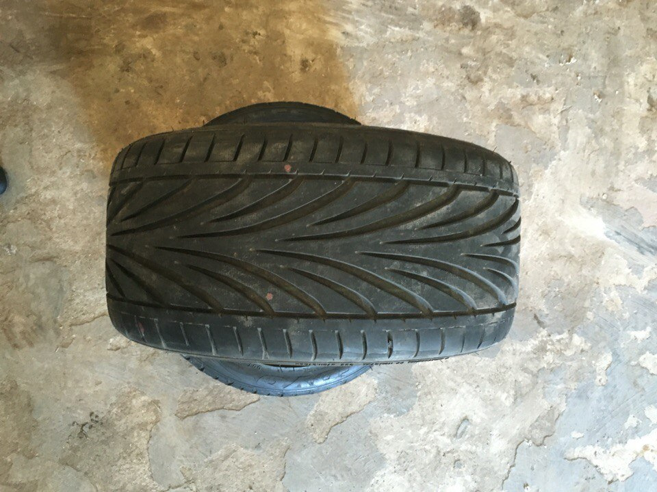 Пригоди TOYO 225 40 r14 на 11J 5
