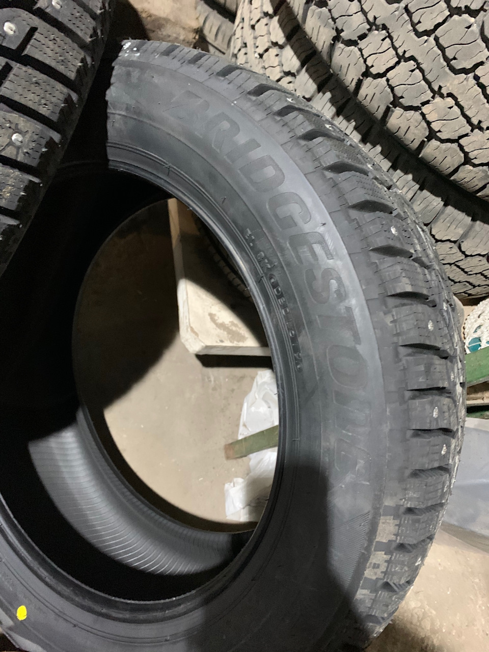 Bridgestone Blizzak Spike 02 3