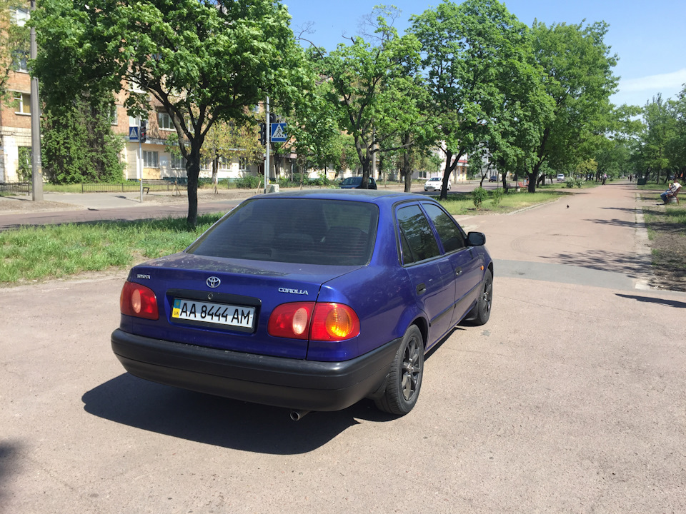 Продаю улюблену машину Corolla 1.3 1998! 2