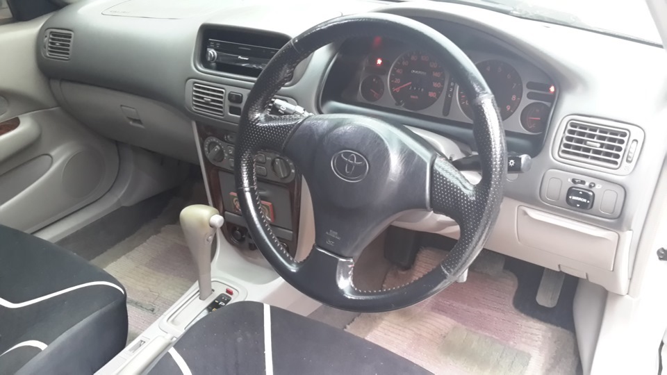 3-спицеве ​​спортивне кермо від Yaris TS, частина 1. 3