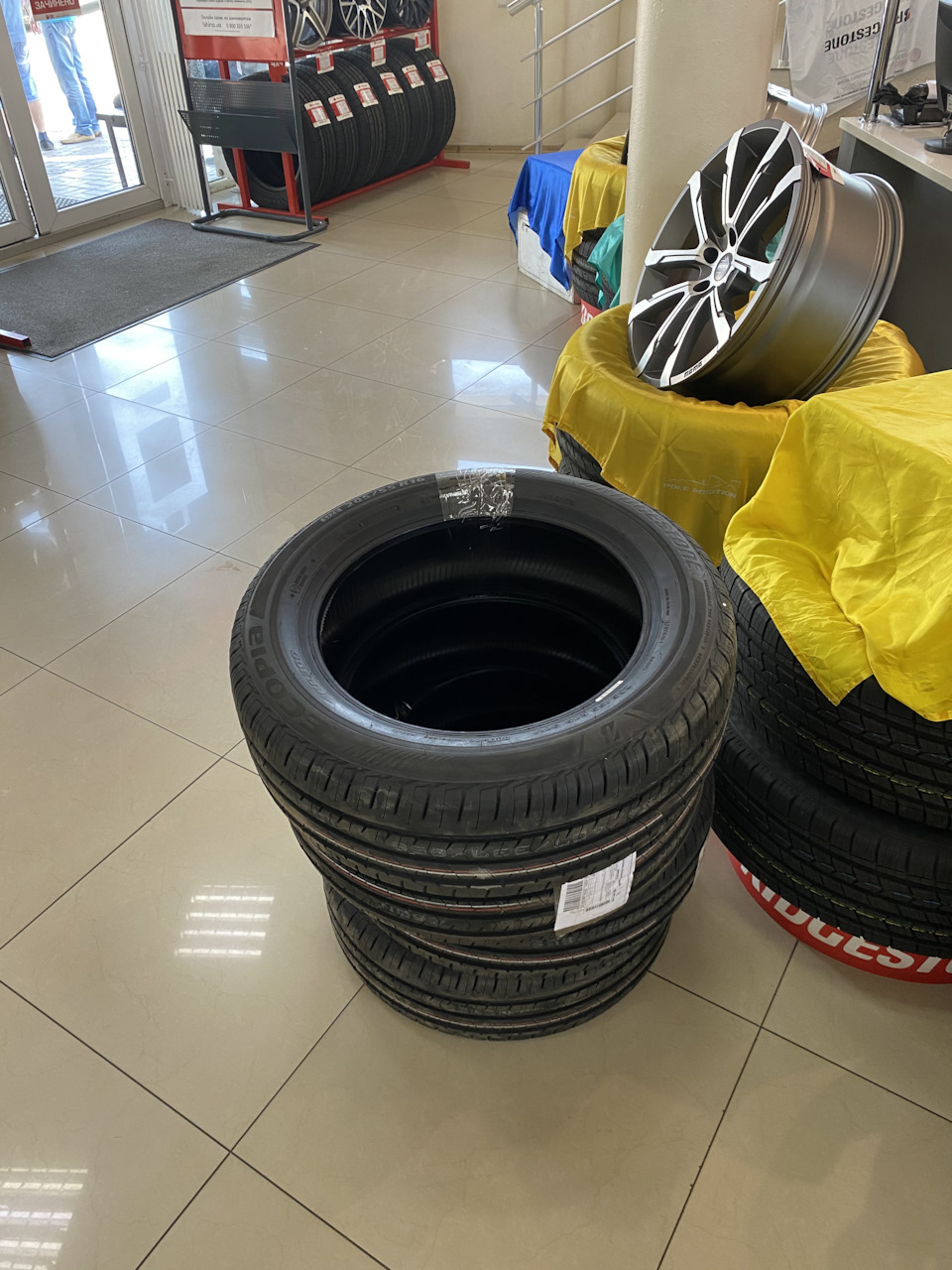 Нові літні шини Bridgestone ECOPIA EP300 5