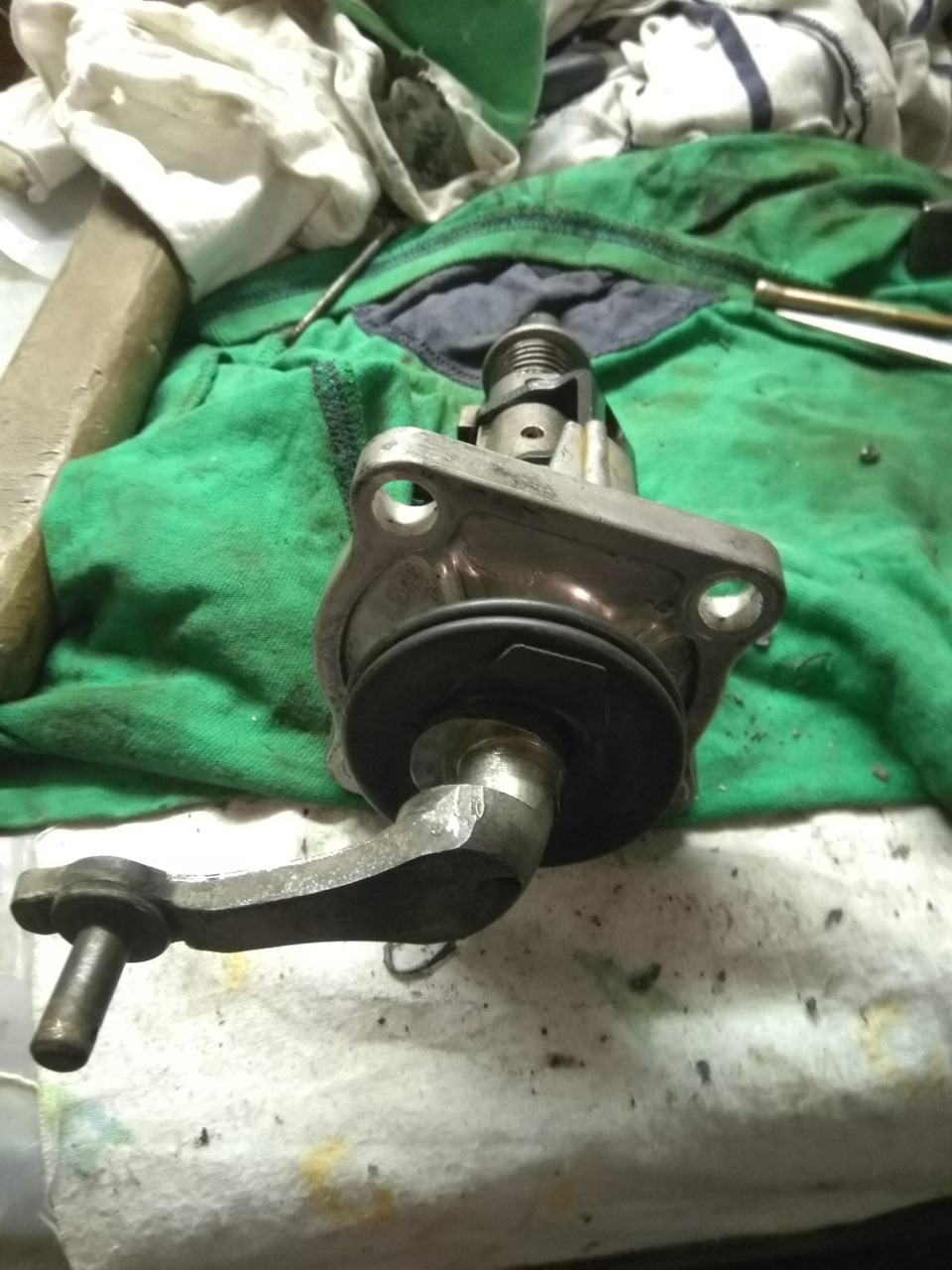 Заміна пильовика штока перемикання передач. 4