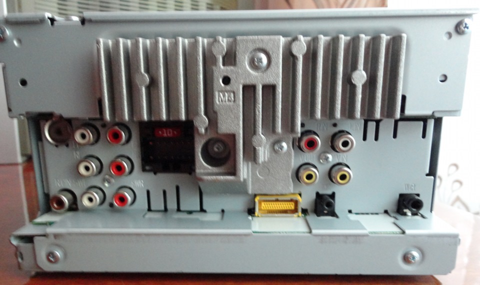 Медіа-станція Pioneer AVH-2400BT 5