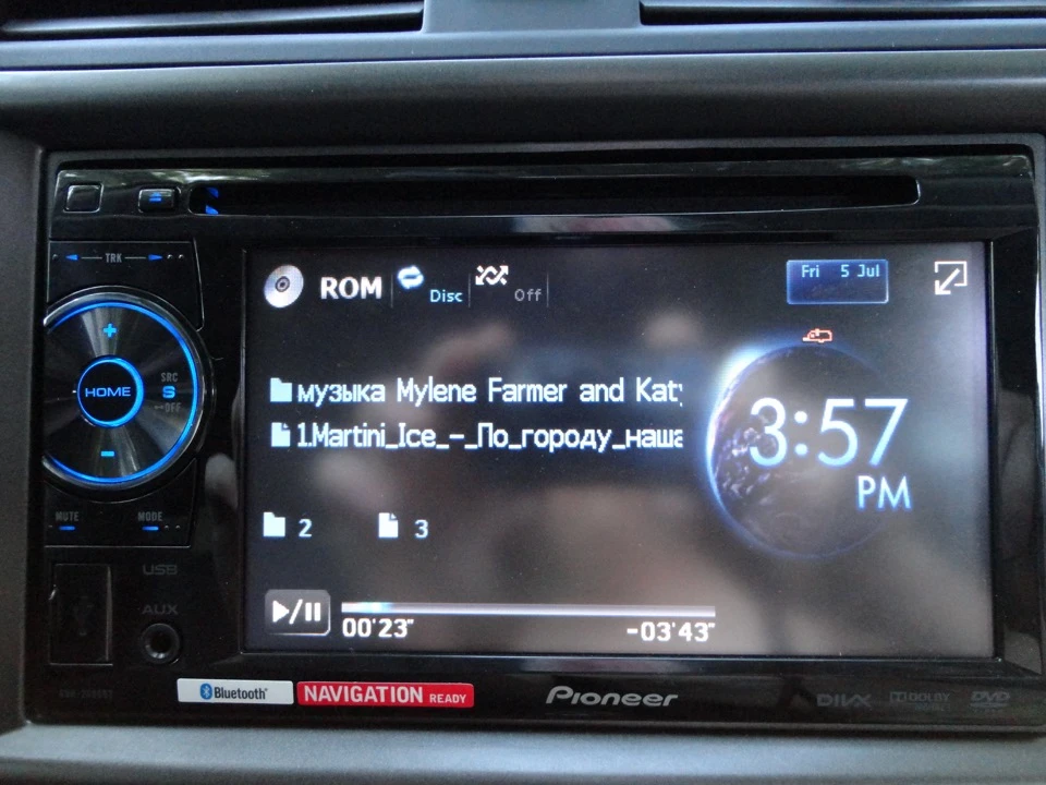 Медіа-станція Pioneer AVH-2400BT та камера заднього виду RS RVC-008
