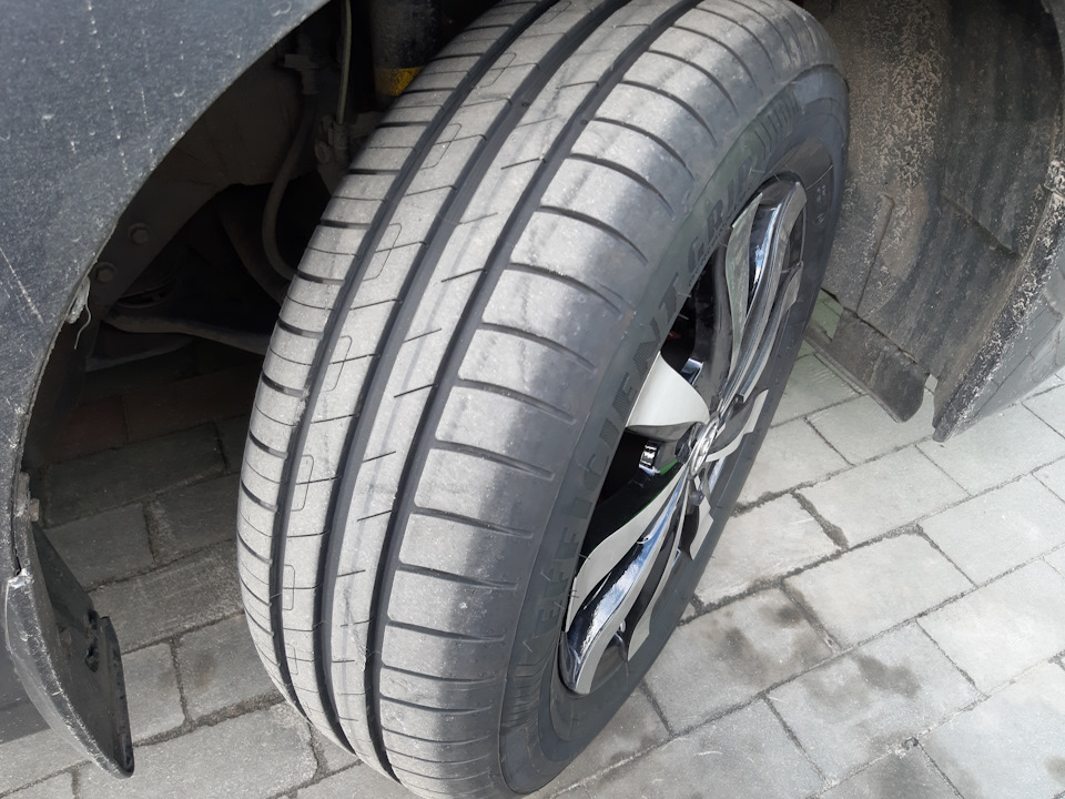 Нова літня гума Goodyear EfficientGrip Performance 3