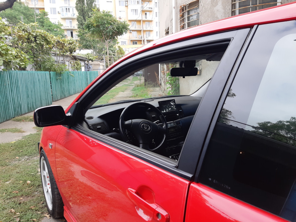 Встановив вітровики на Toyota corolla e12, 3 door. 2