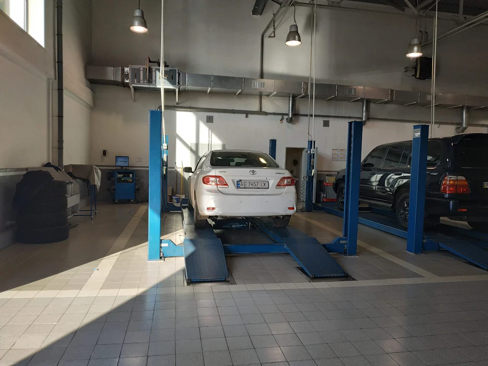 Заміна паливного фільтра по сервісній компанії від Toyota