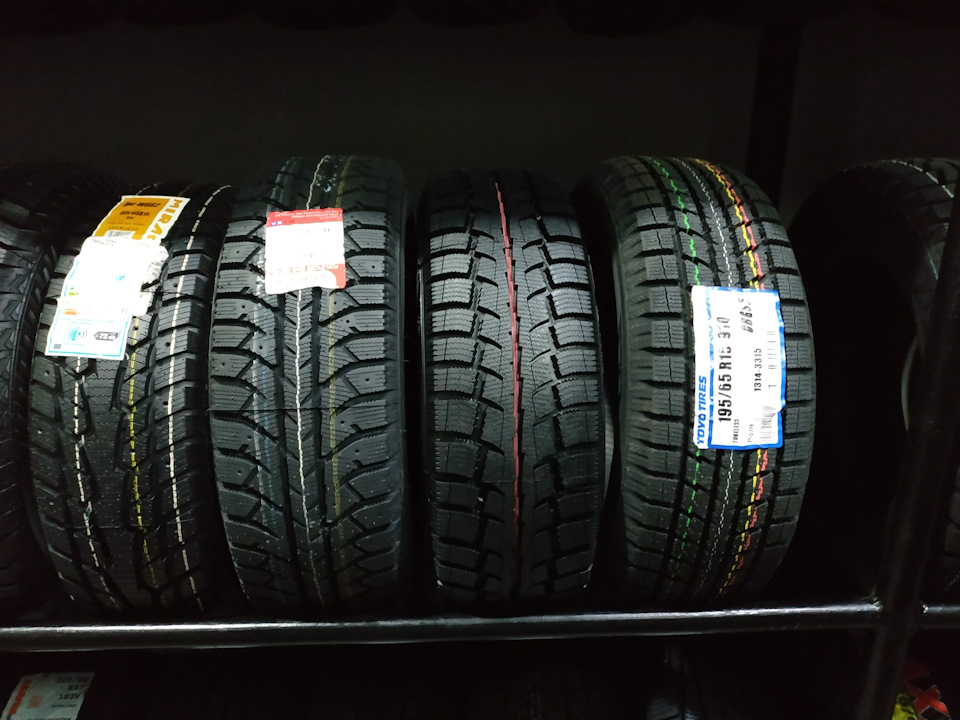 Зимові шини Toyo Observe GSI5 R15 195/65 1