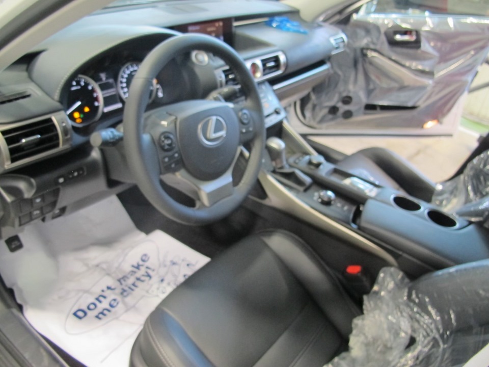 Швидколітнє знайомство з новим Lexus IS250 5