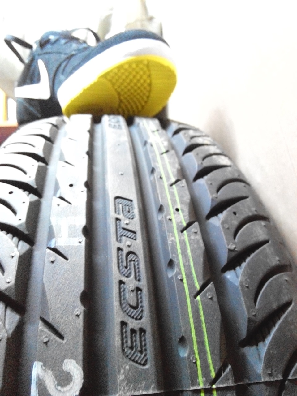 Час одягати Кеди Kumho Ecsta KU31 / DJ Wheels 5