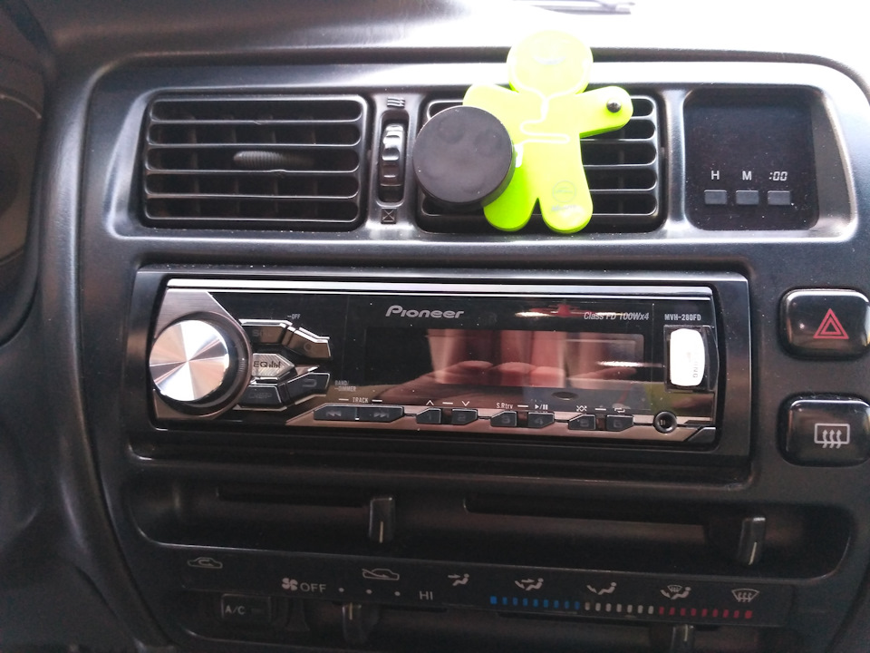 Pioneer і кнопки на кермі 5
