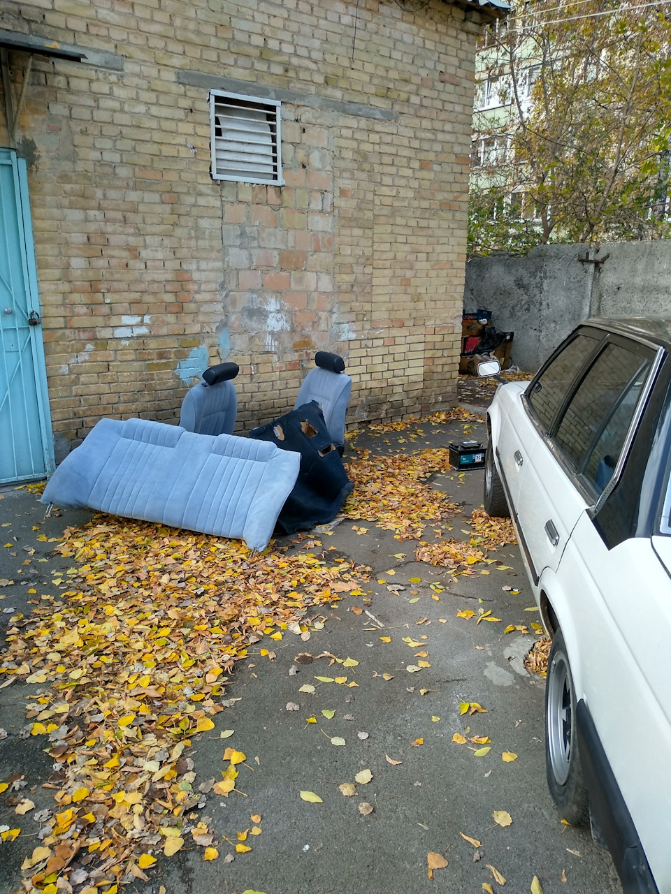 Розбір салону. Час навести чистоту. 3
