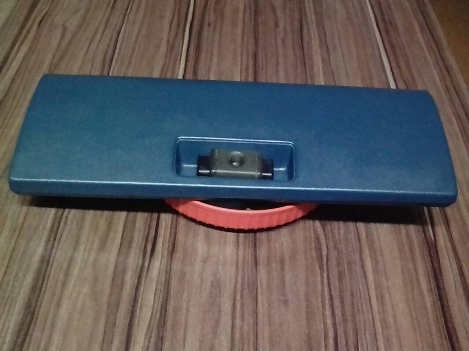 Кришка бардачка 3