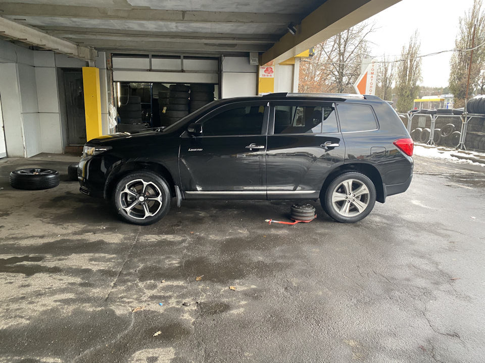 Зима 255/55 R19 шипи 1
