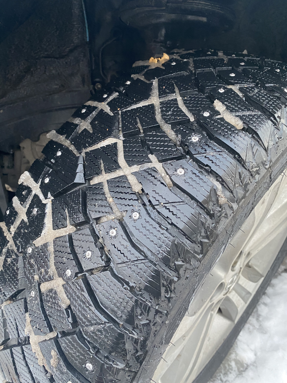 Зима 255/55 R19 шипи 2