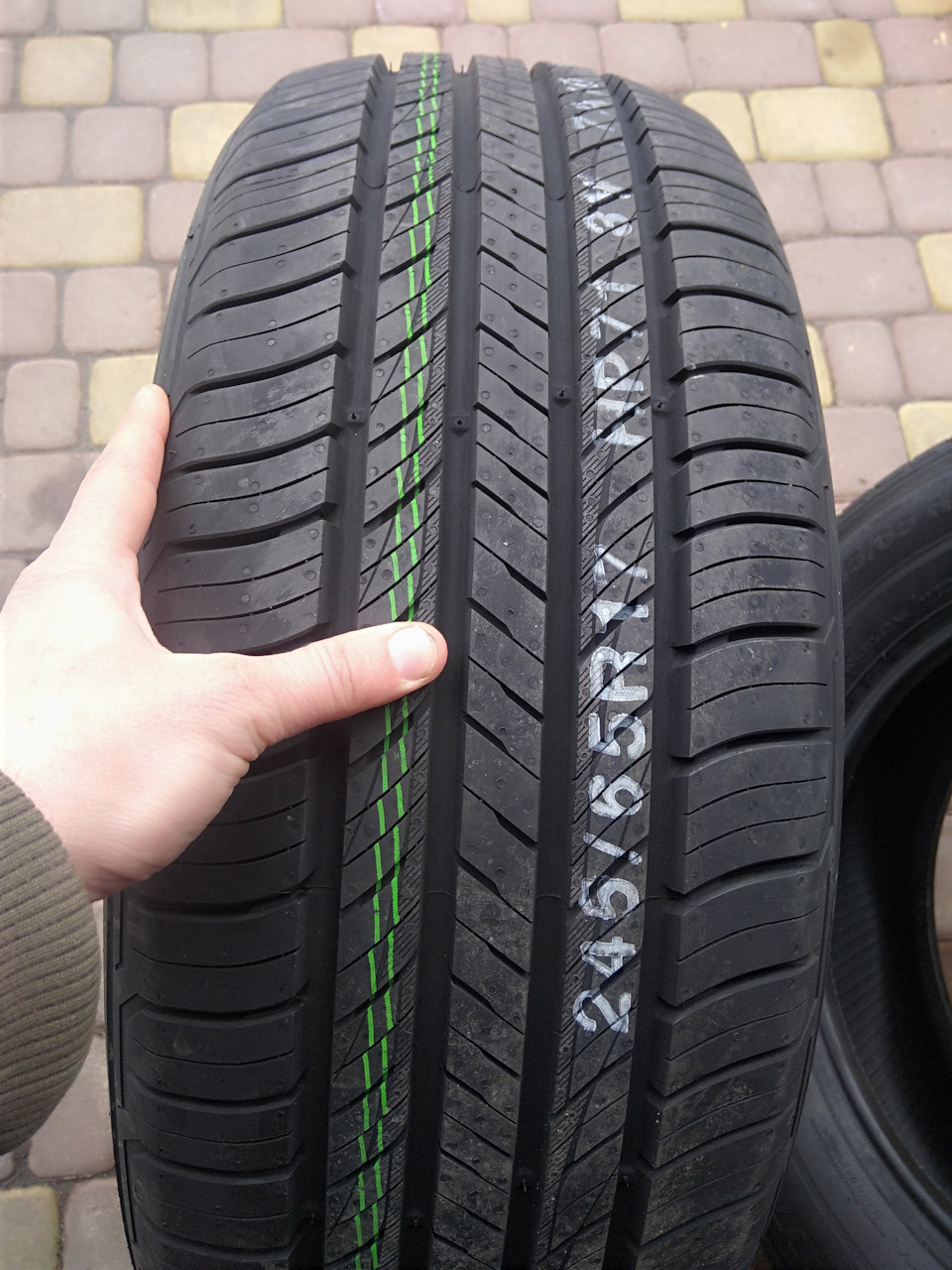 Kumho Crugen HP71 245/65/17 4