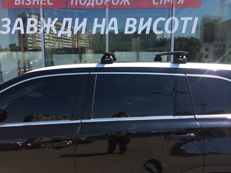 Встановлення поперечок Thule WingBar 969B 3