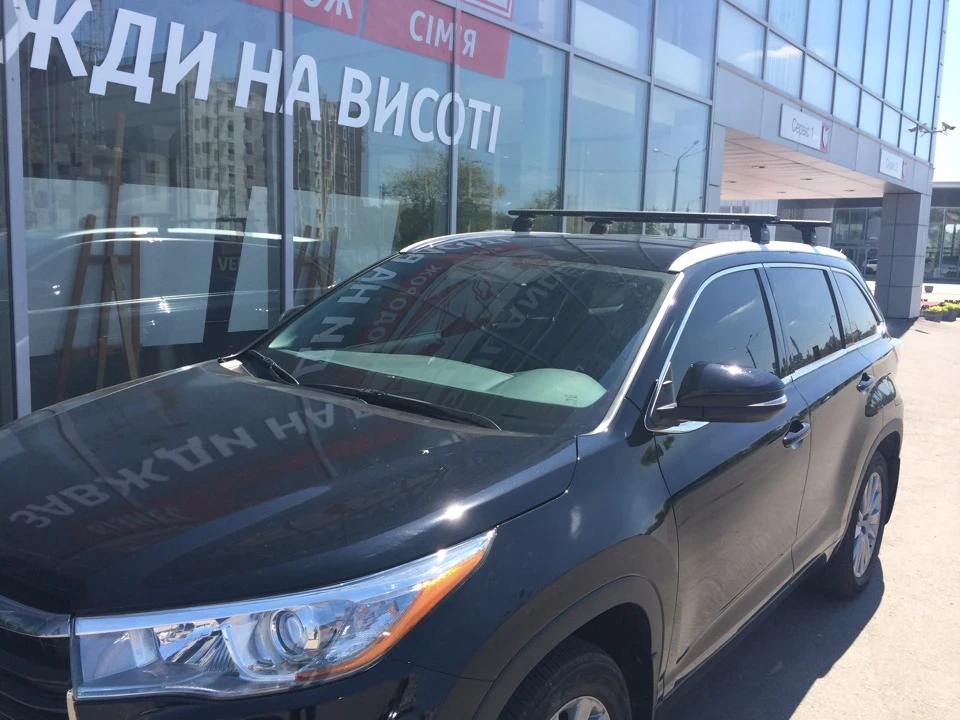 Встановлення поперечок Thule WingBar 969B