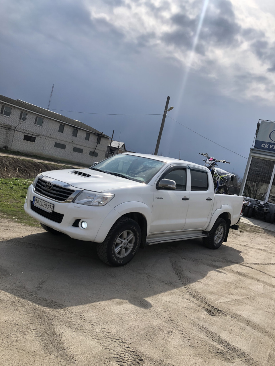 Зміна коліс Hilux з R15 на R17 1
