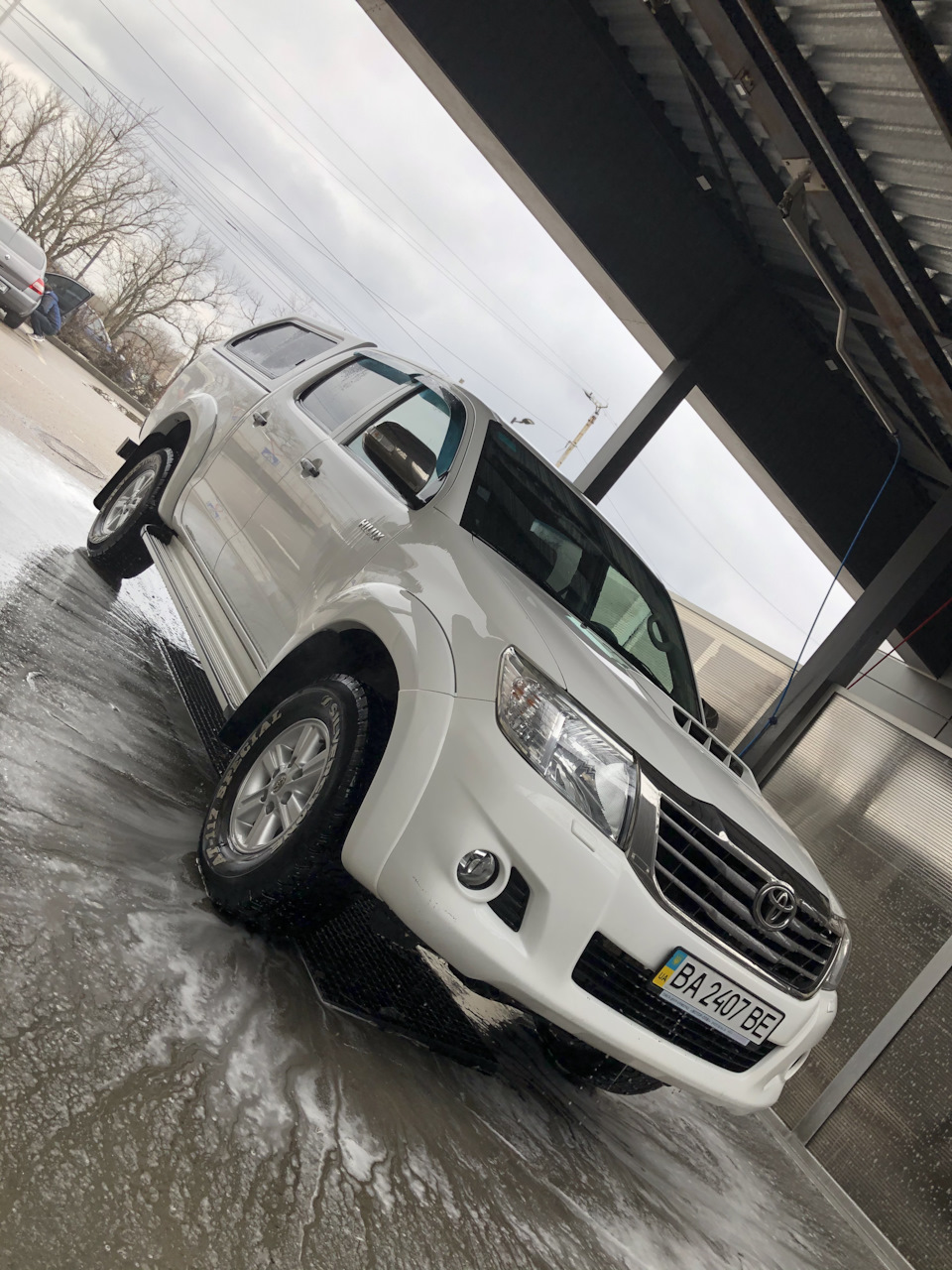 Зняв кунг Hilux 4