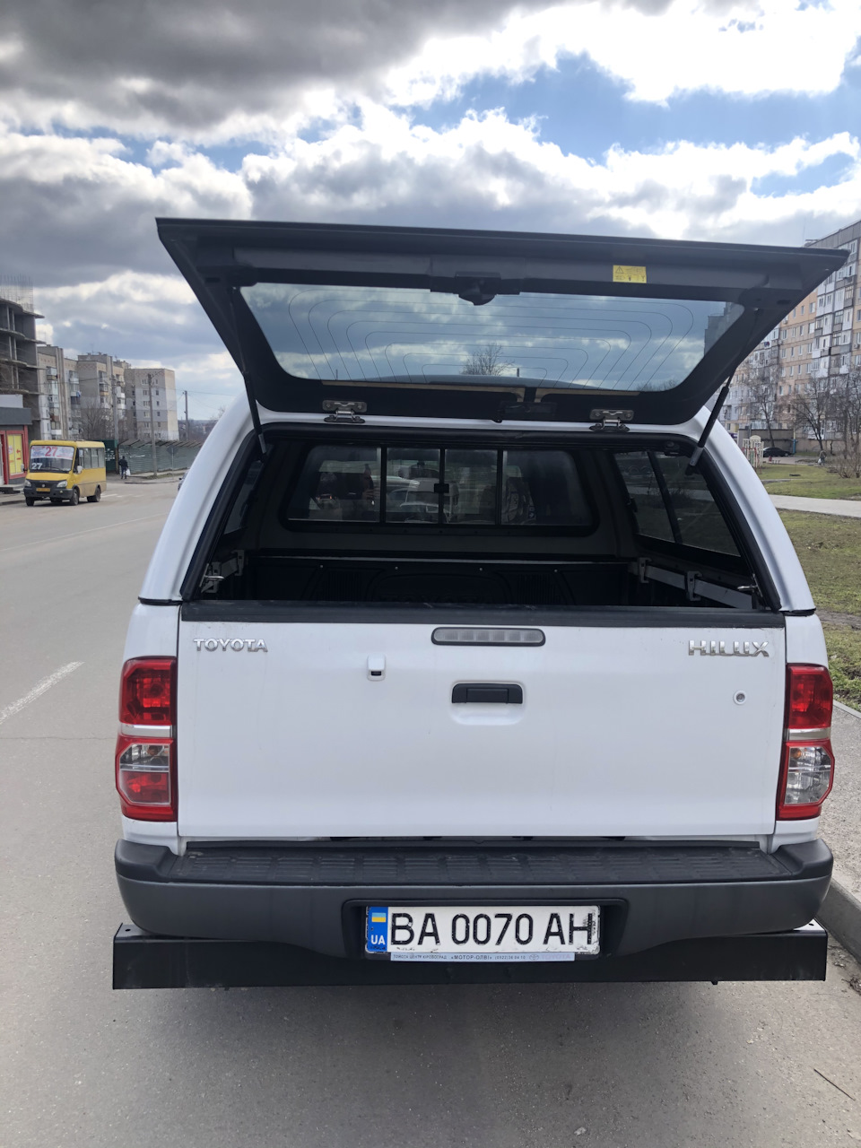 Зняв кунг Hilux 3