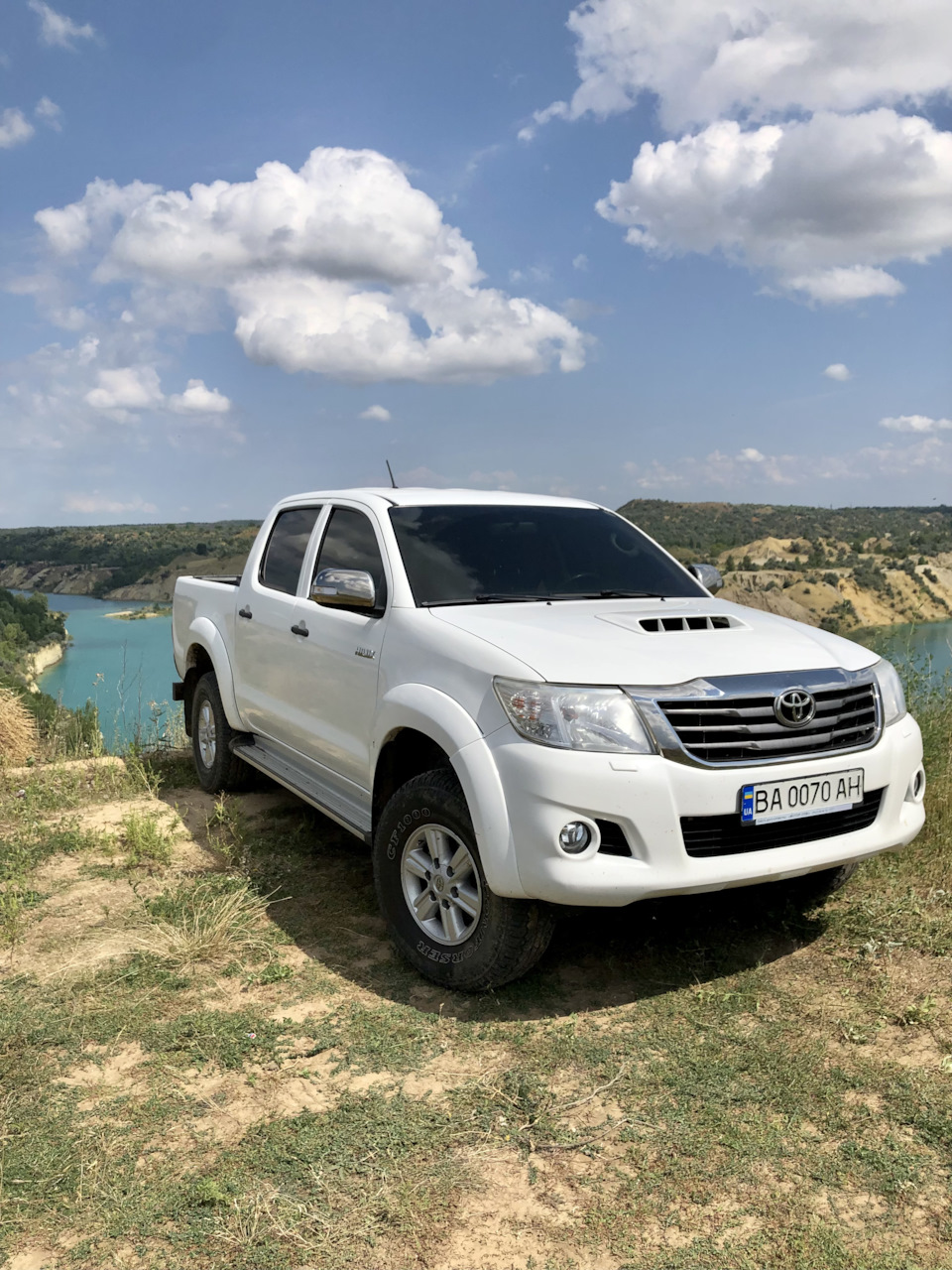 Заміна акумуляторів Hilux 1