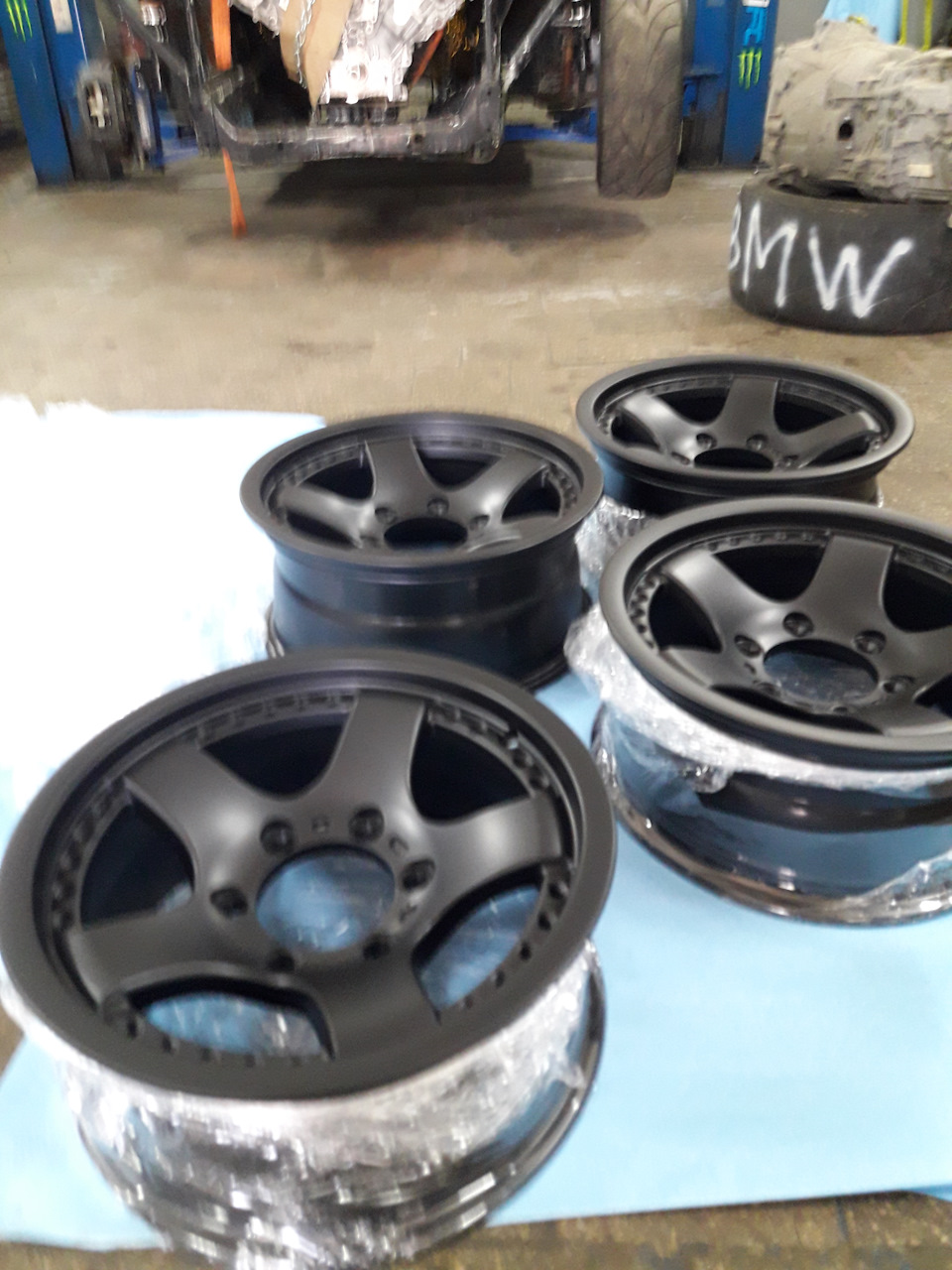 33 дюймів на Hilux. 3