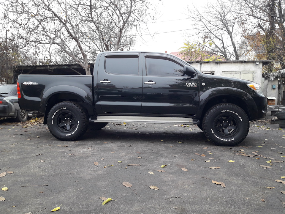 33 дюймів на Hilux. 4
