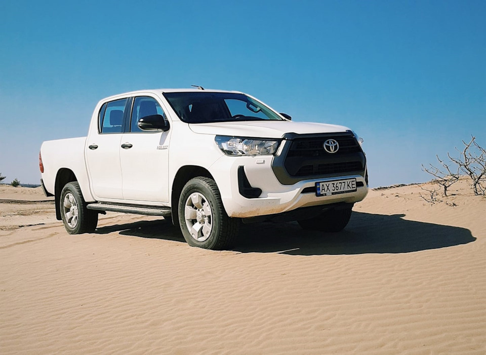 Силовий передній бампер РІФ для Toyota Hilux 1