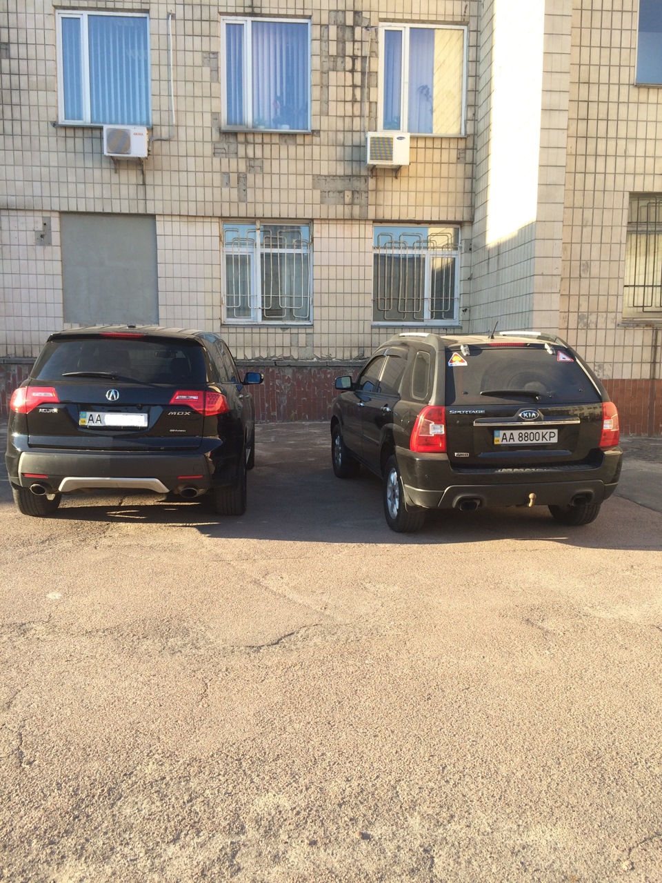 PRADO VS MDX 2