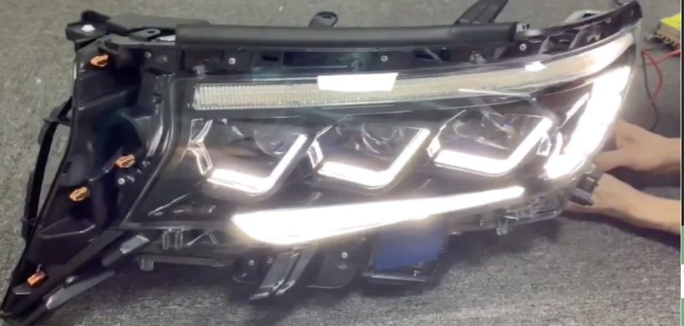 Передні фари Lexus стиль Toyota Pradо 2019 1