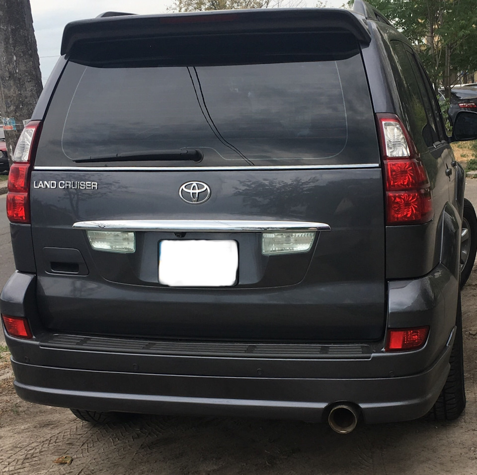 Молдинг скла дверей багажника від GX470 3