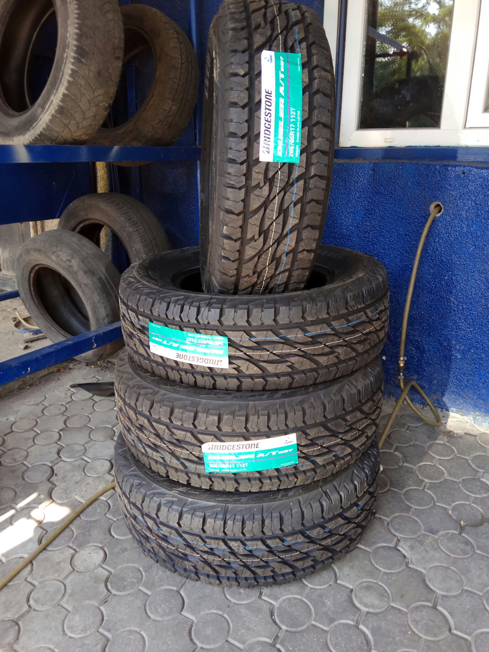 Bridgestone Dueler A/T 697 4