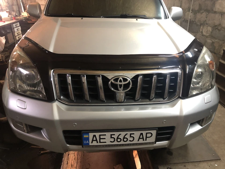 Аля «Ніштяки TRD»мухобійка, вітровики, гумові килимки, насадка на вихлопну