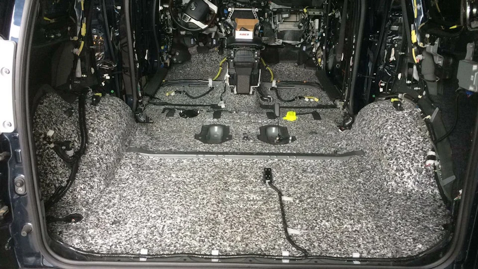 Шумоізоляція Prado 150 (Comfort Mat Dark) (Танк поважшав :) )
