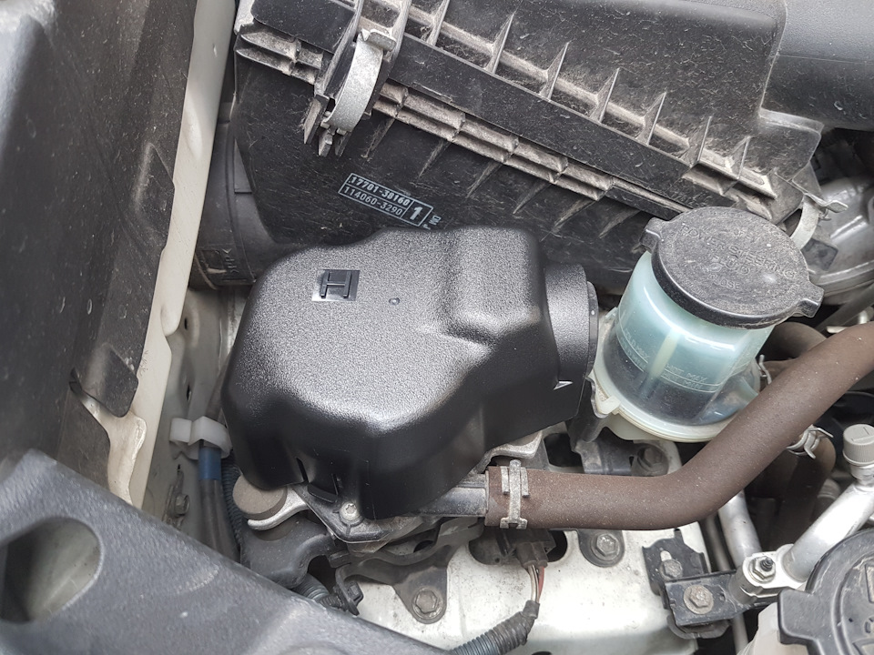 Кришка повітряного насоса вентиляції картера Toyota Prado 150 5