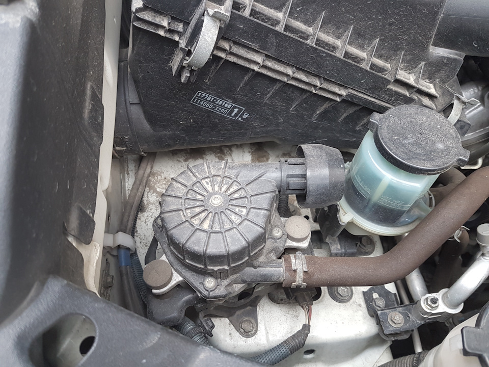 Кришка повітряного насоса вентиляції картера Toyota Prado 150 4