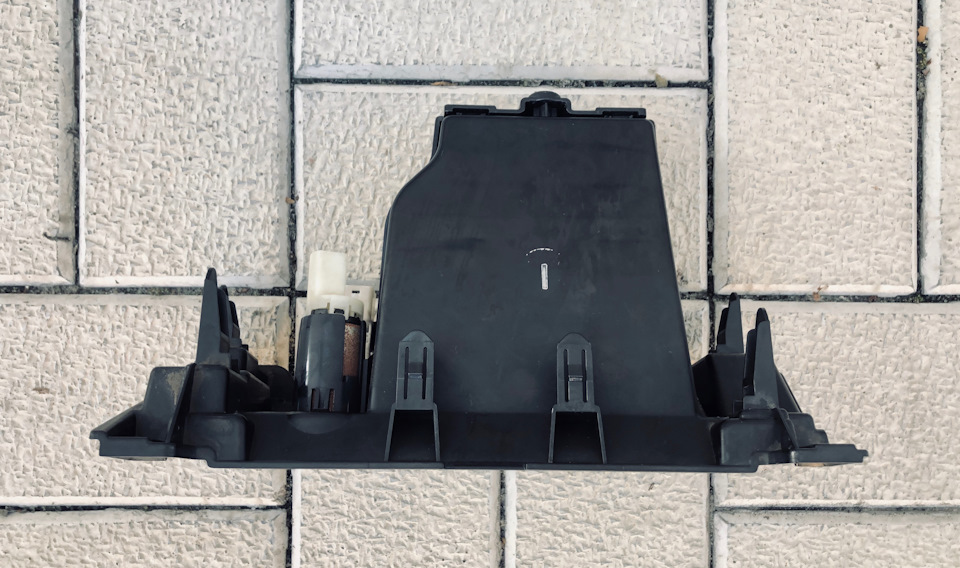OEM Toyota Wireless Charger 3
