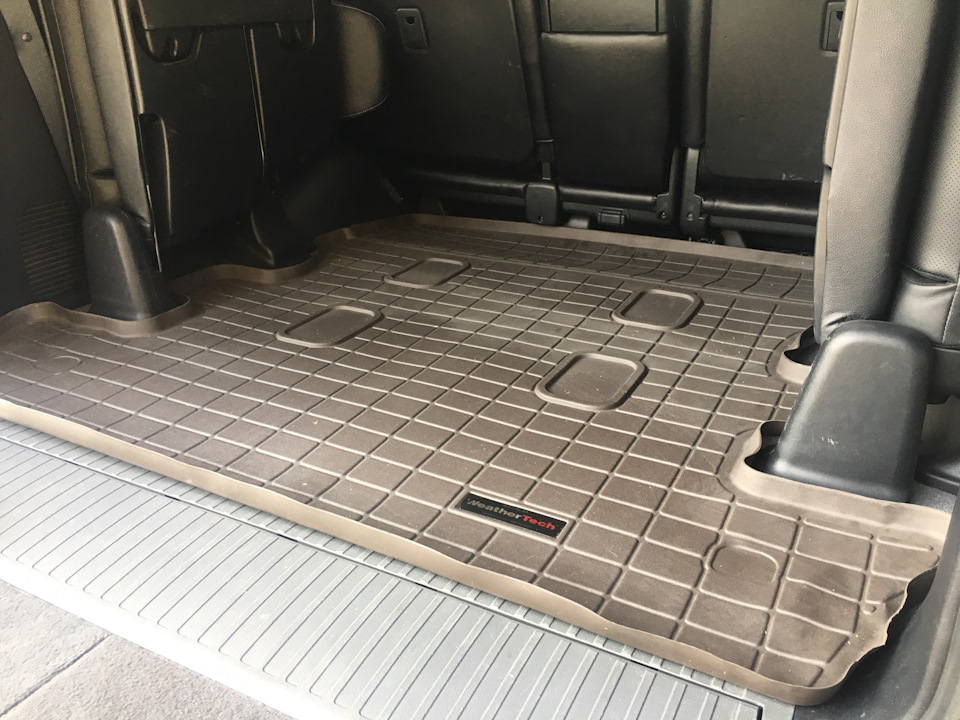 WeatherTech в багажник 2