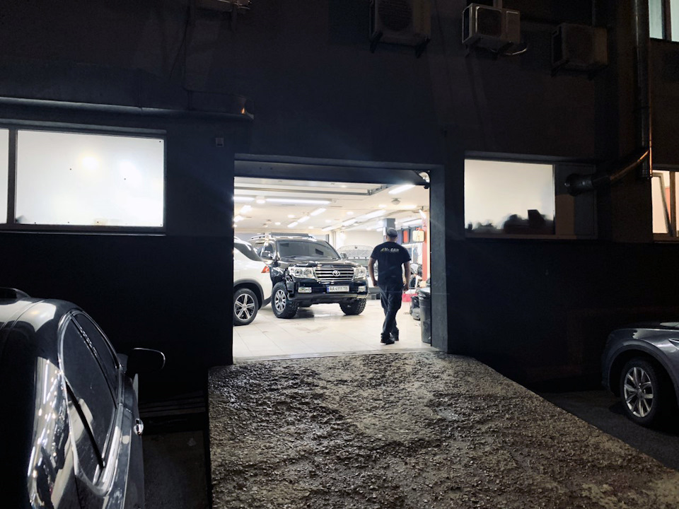 Через півтора роки володіння LC200 (Land Cruiser 200) 1