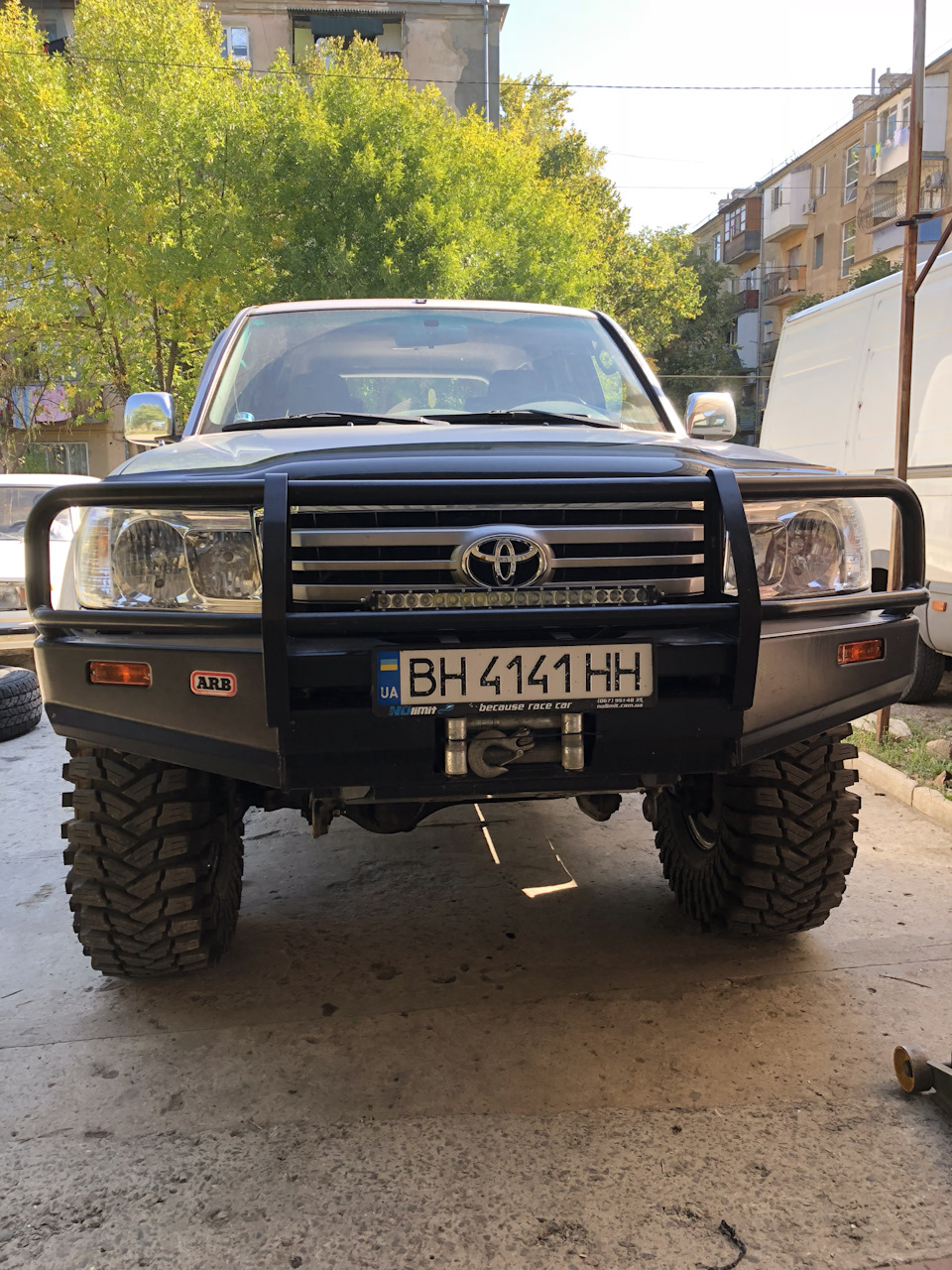 Maxxis Trepador M8060 Bias 37/12,5 vs Land Cruiser 105 1