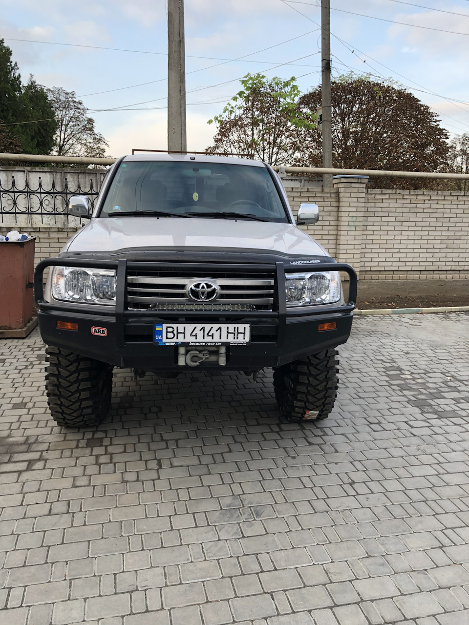 Maxxis Trepador M8060 Bias 37/12,5 vs Land Cruiser 105 3