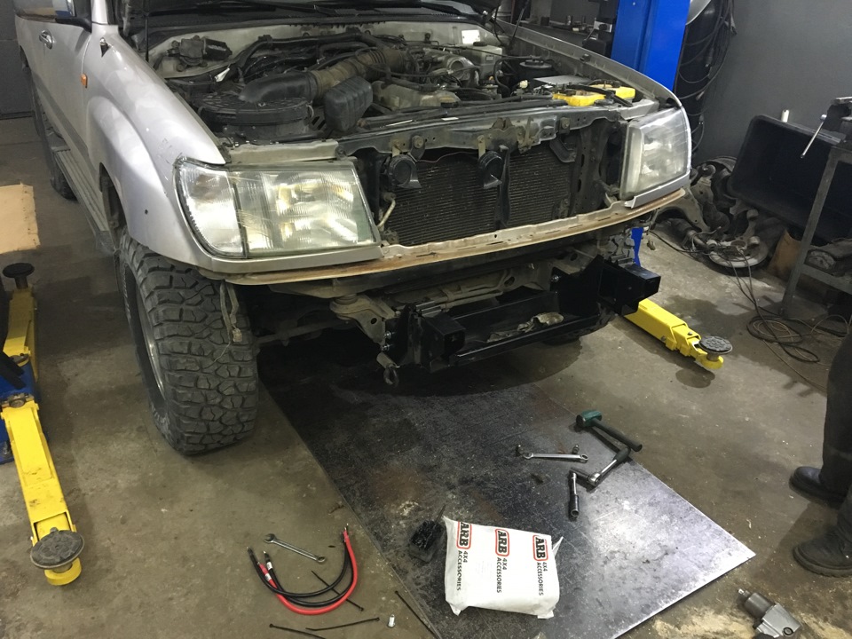 встановлюємо передній силовий бампер від ARB на FZJ105! 2